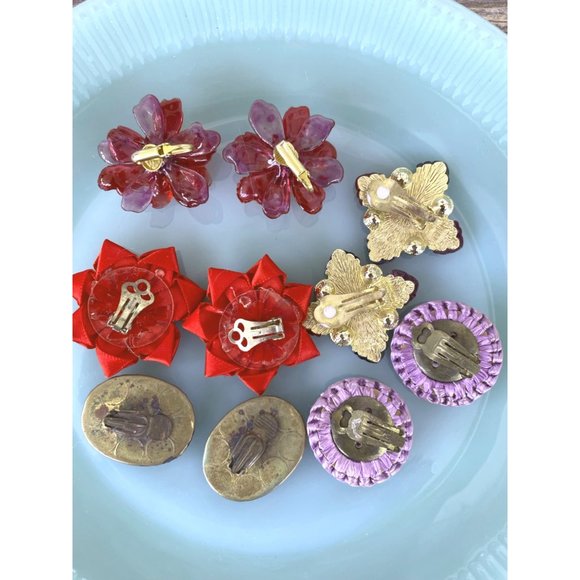 Vintage lot 5 pair vintage Flower Statement Clip Earrings - Picture 9 of 10